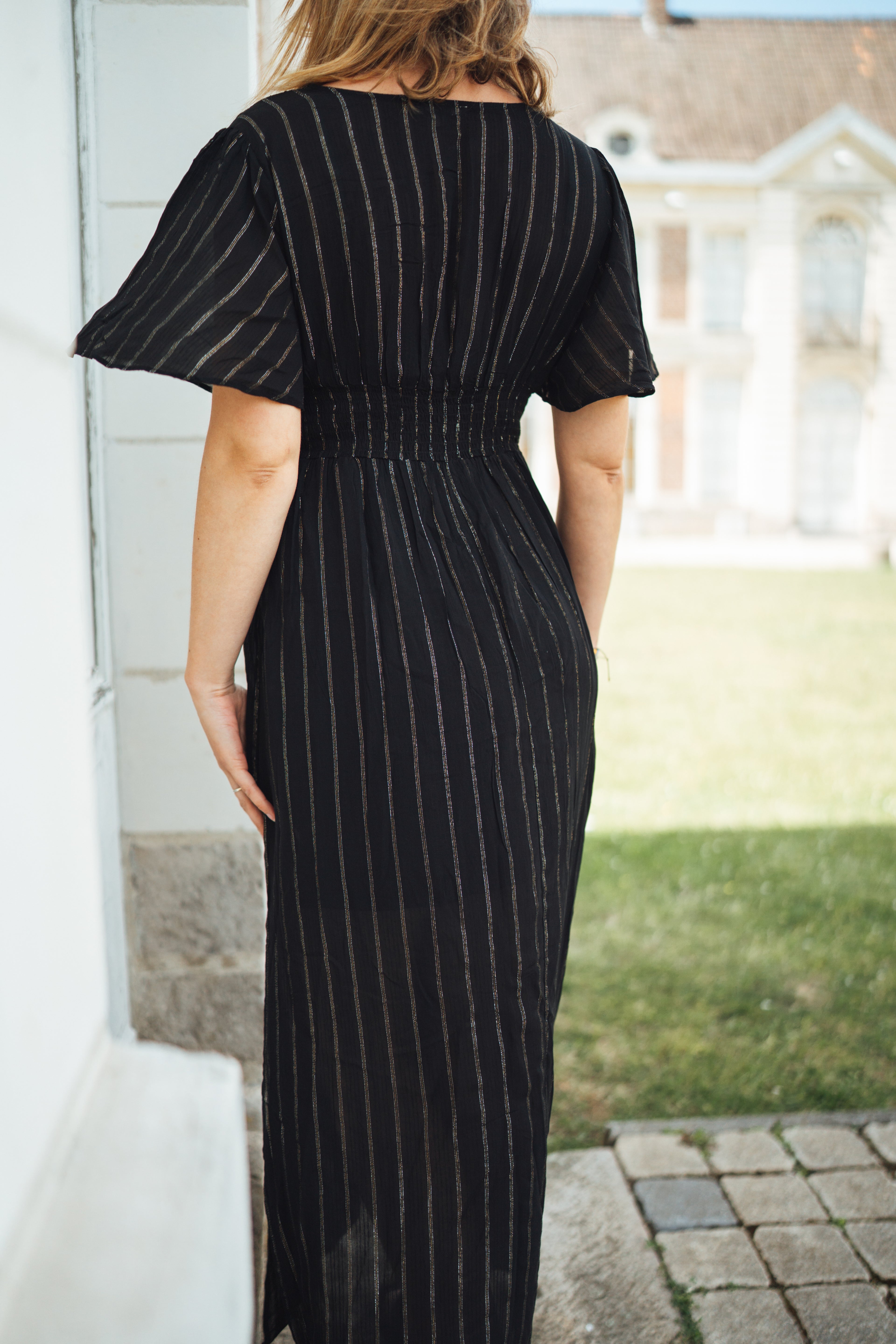 Robe noir et or