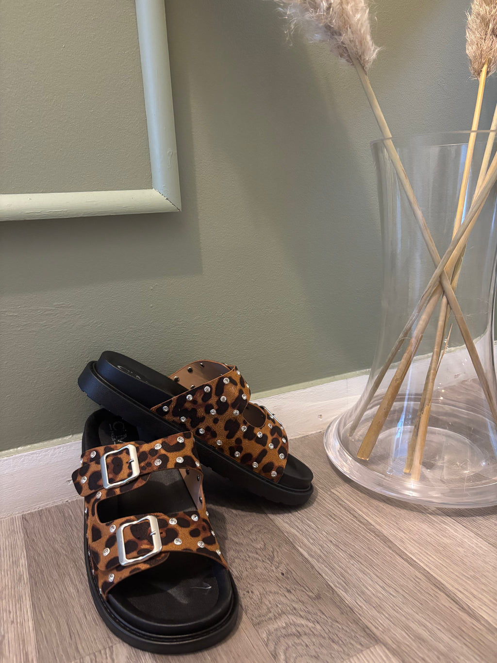 Claquette leopard et noir